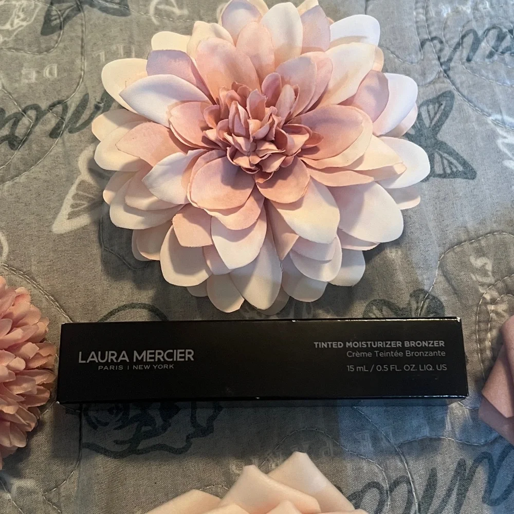 Laura Mercier Tinted Moisturizer Bronzer 02 Sundrop
